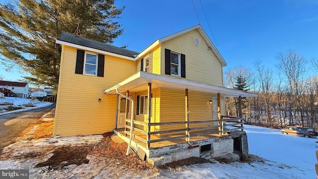 view of front facade featuring covered porch