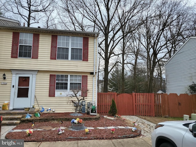 view of front of property