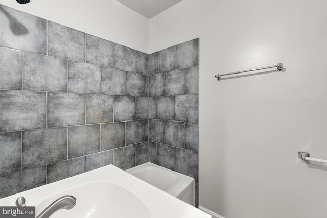 574 Wilson Bridge Dr Unit D-2, Oxon Hill, MD 20745 - bathroom featuring a bath