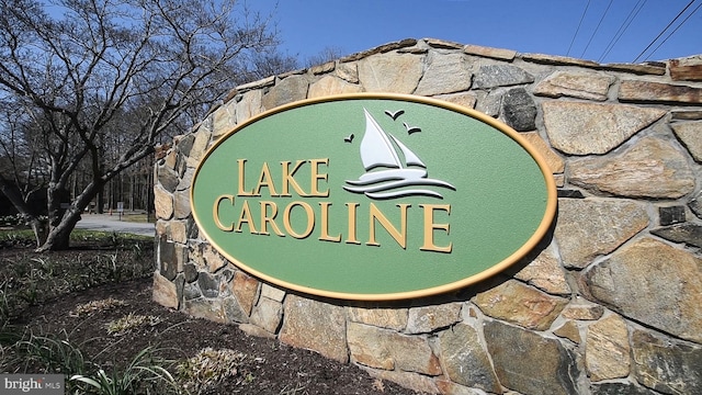 view of community / neighborhood sign