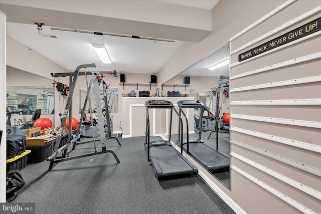 exercise room featuring visible vents