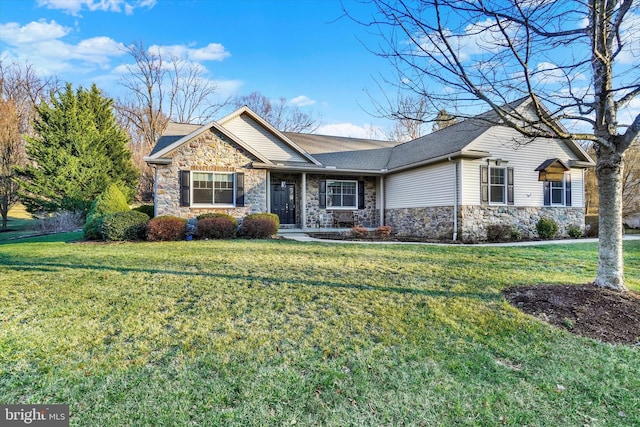 view of front of home featuring a front lawn