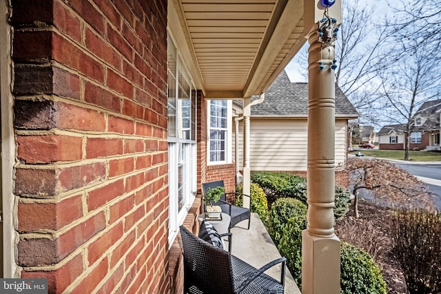 balcony featuring covered porch