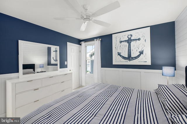 bedroom featuring ceiling fan