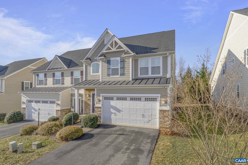 view of front facade featuring a garage