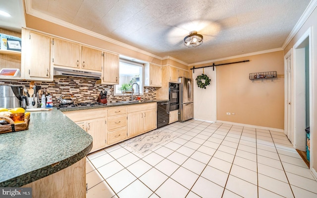 kitchen with tasteful backsplash, black appliances, crown molding, a barn door, and light brown cabinets