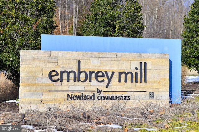 view of community / neighborhood sign