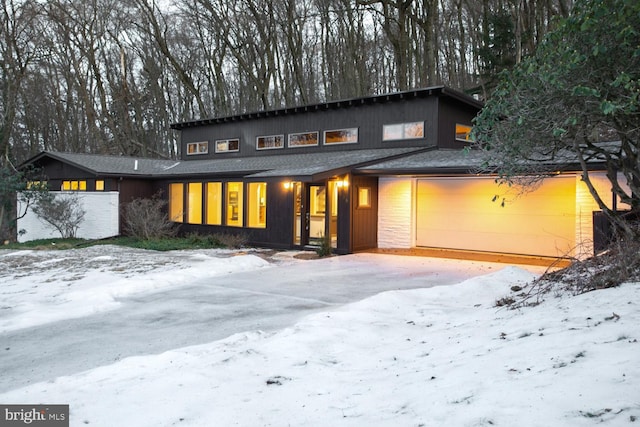 view of front of house with a garage