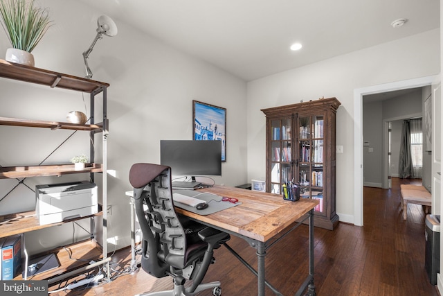 office with hardwood / wood-style flooring, baseboards, and recessed lighting