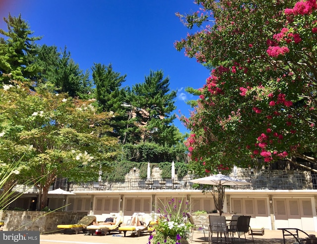2801 New Mexico Ave NW Unit 414, Washington, DC 20007 - view of community with a patio area