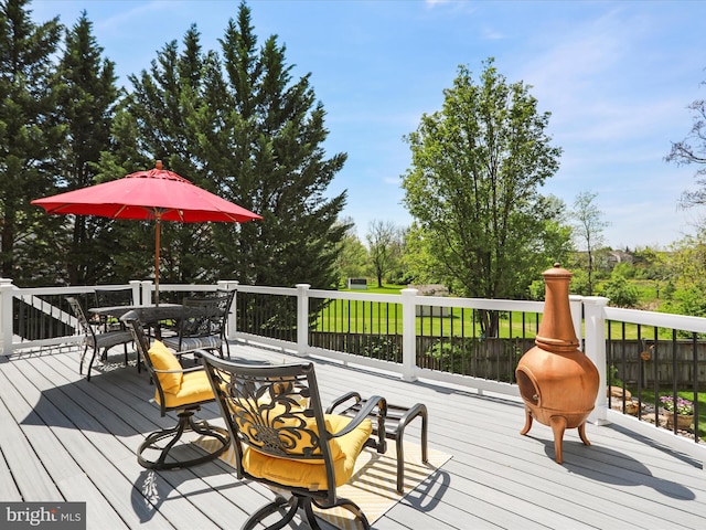 6852 Fielding Ct, Frederick, MD 21703 - deck with outdoor dining area