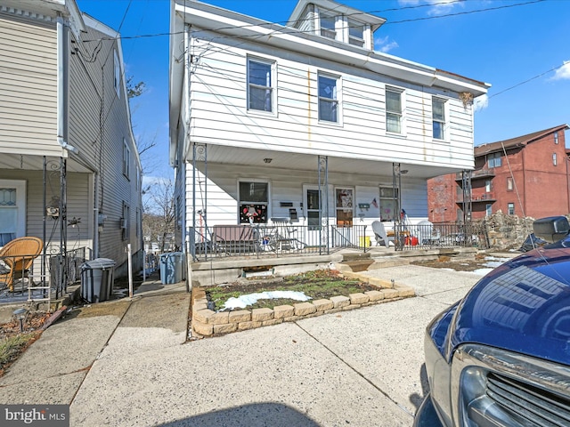 view of front of house featuring a porch