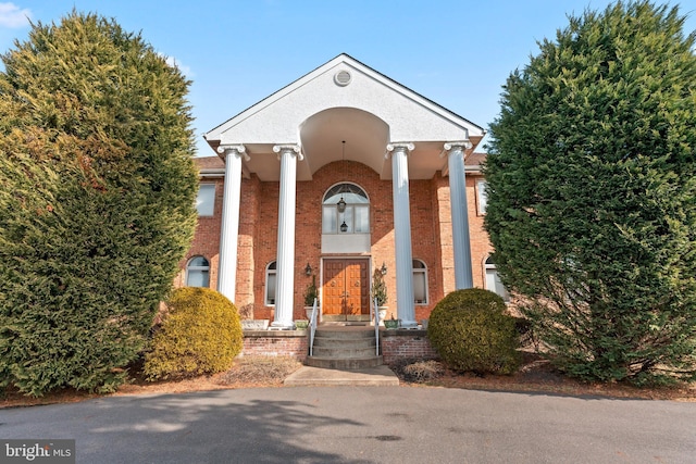 view of front of house