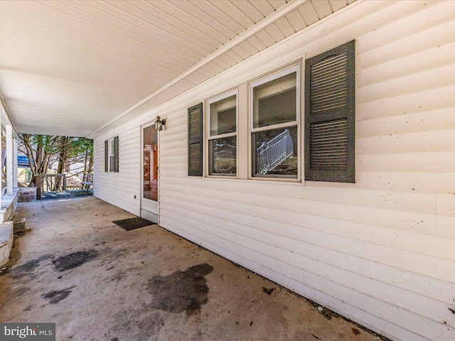 view of patio / terrace with covered porch