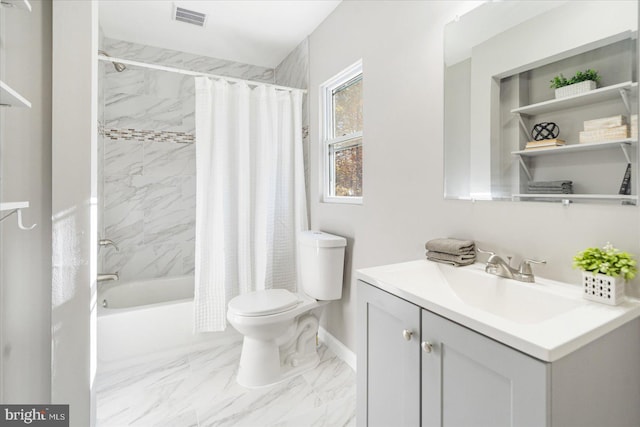 full bathroom featuring shower / tub combo with curtain, vanity, and toilet