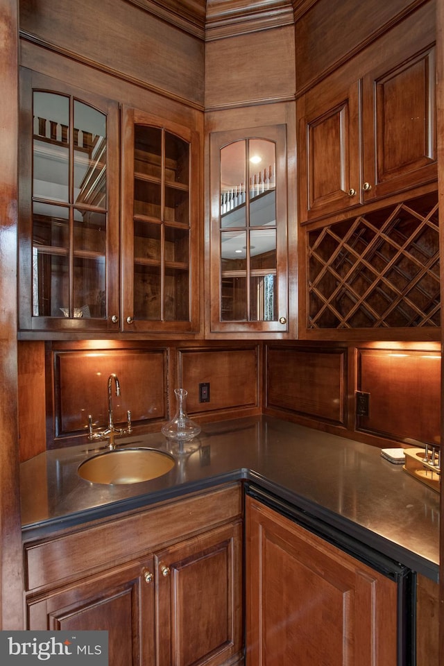 7024 Green Oak Dr, Mclean, VA 22101 - view of indoor wet bar