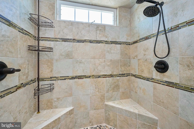 7916 Culloden Crest Ln, Gainesville, VA 20155 - bathroom with tiled shower
