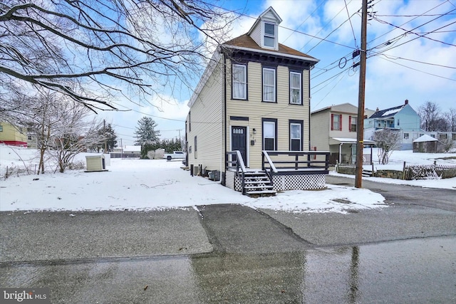 view of front of house