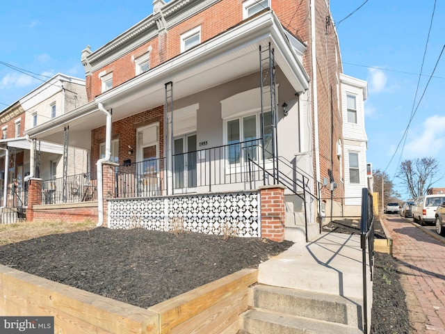 view of front of home featuring a porch