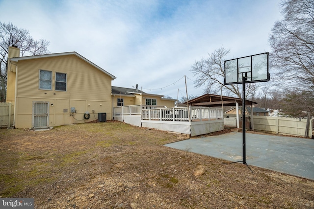 exterior space with a yard