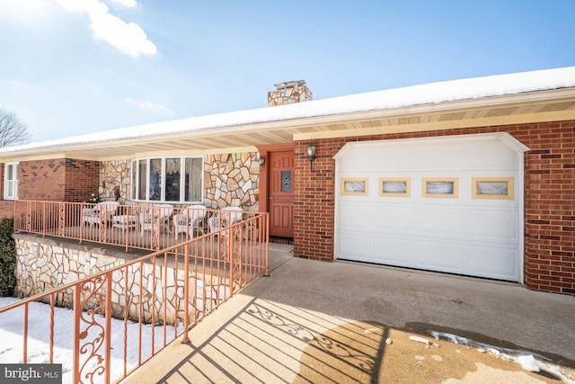single story home featuring a garage