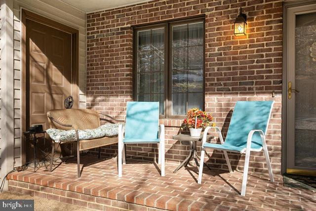 view of patio featuring covered porch