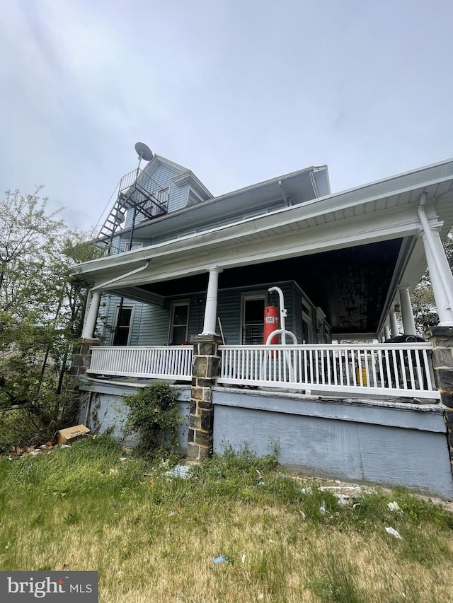 exterior space with a porch