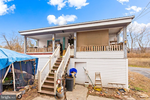 view of front facade featuring a porch