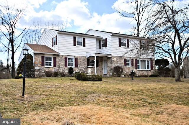 view of front of property with a front yard