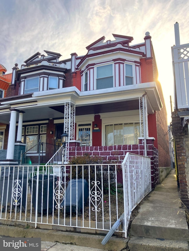 view of front of house with covered porch