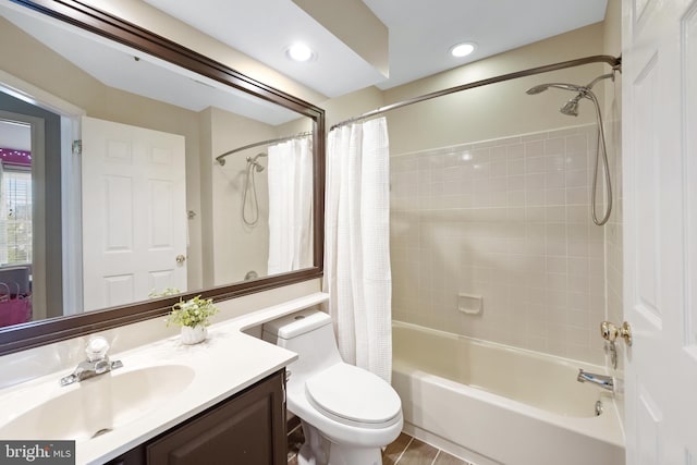 full bath with recessed lighting, shower / tub combo with curtain, vanity, and toilet