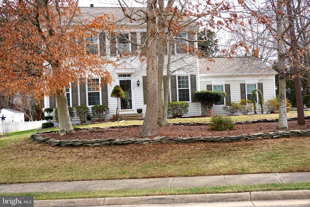 view of front of property with a front yard