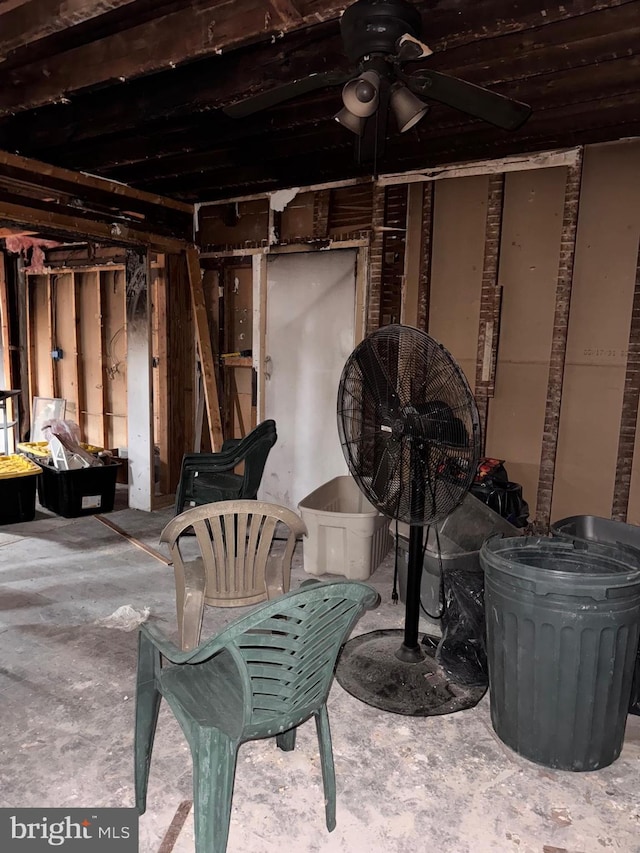 view of patio with ceiling fan