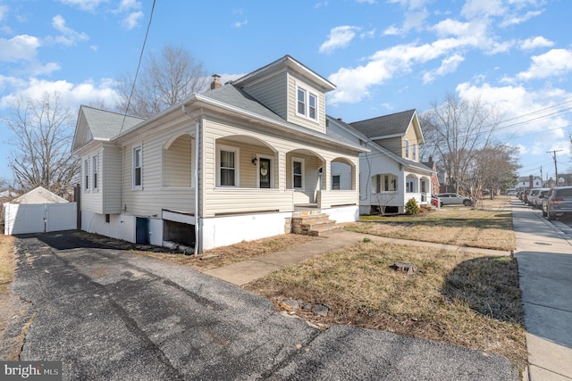 view of front of home featuring covered porch