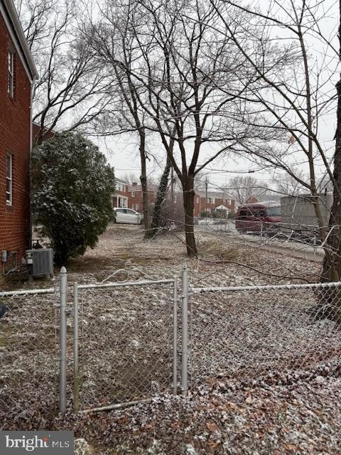 view of yard featuring cooling unit