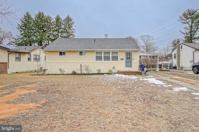 view of front of property