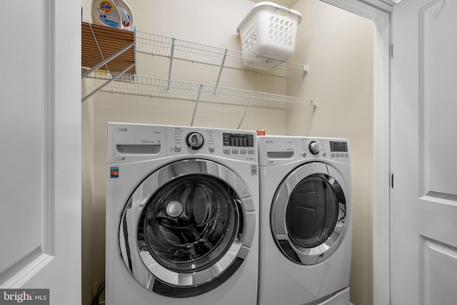 laundry room featuring laundry area and independent washer and dryer