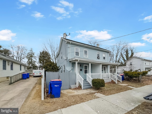 view of front of house featuring covered porch