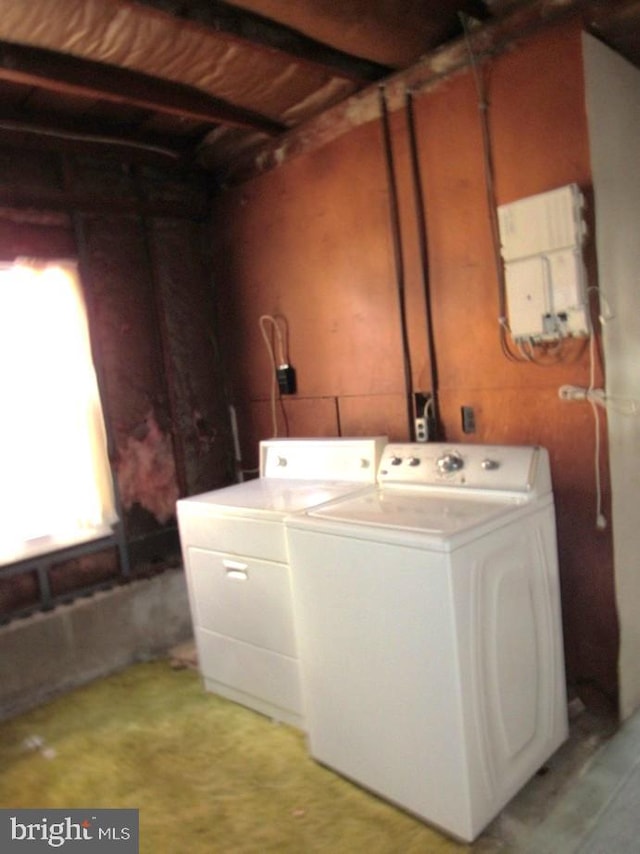 laundry room with washer and clothes dryer