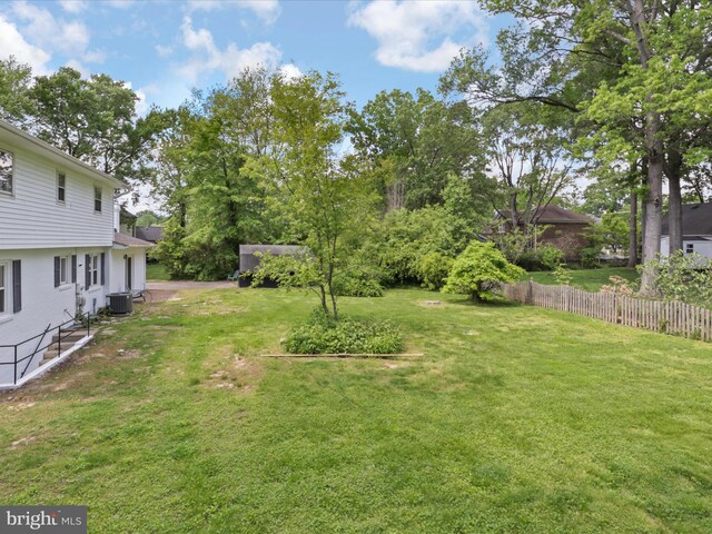 9301 Reef Ct, Alexandria, VA 22309 - view of yard with central AC unit