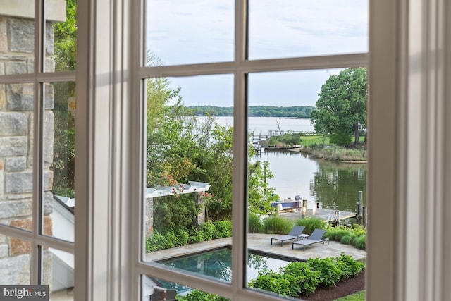 948 Melvin Rd, Annapolis, MD 21403 - entryway with a water view