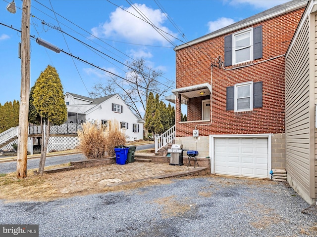 view of front facade with a garage