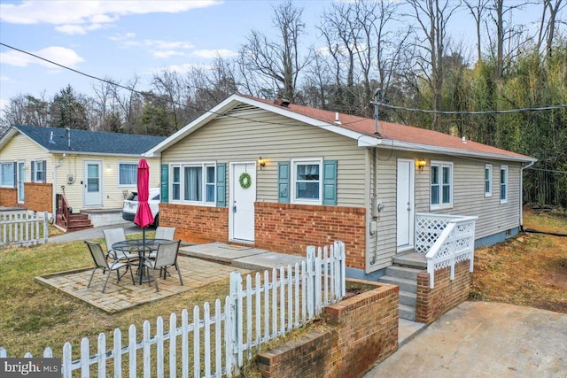 view of front of house featuring a patio area