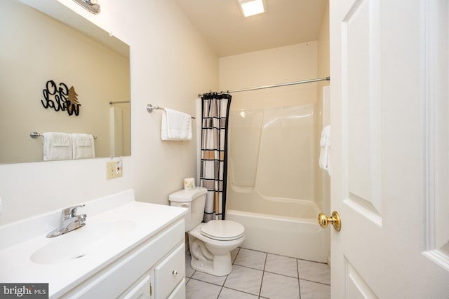 3084 Lake Shore Dr, Oakland, MD 21550 - full bath featuring tile patterned flooring, shower / bath combo with shower curtain, toilet, and vanity