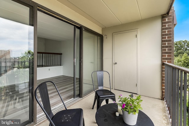 128 Roberts Ln Unit 301, Alexandria, VA 22314 - view of balcony
