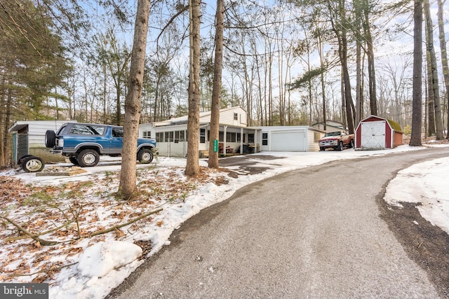 view of front facade with a garage