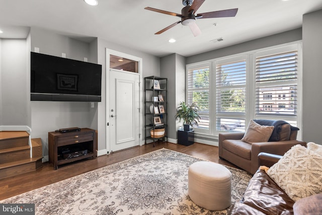 living area with recessed lighting, visible vents, wood finished floors, and a ceiling fan