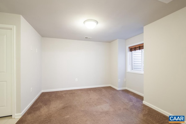 view of carpeted spare room