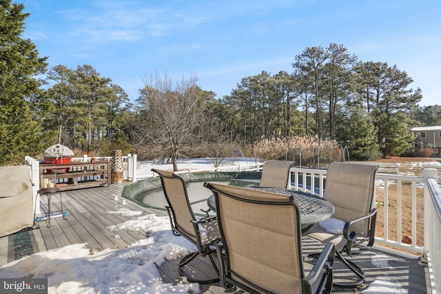 deck featuring outdoor dining space