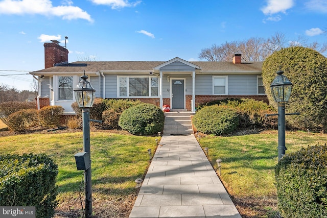 view of front of house featuring a front yard